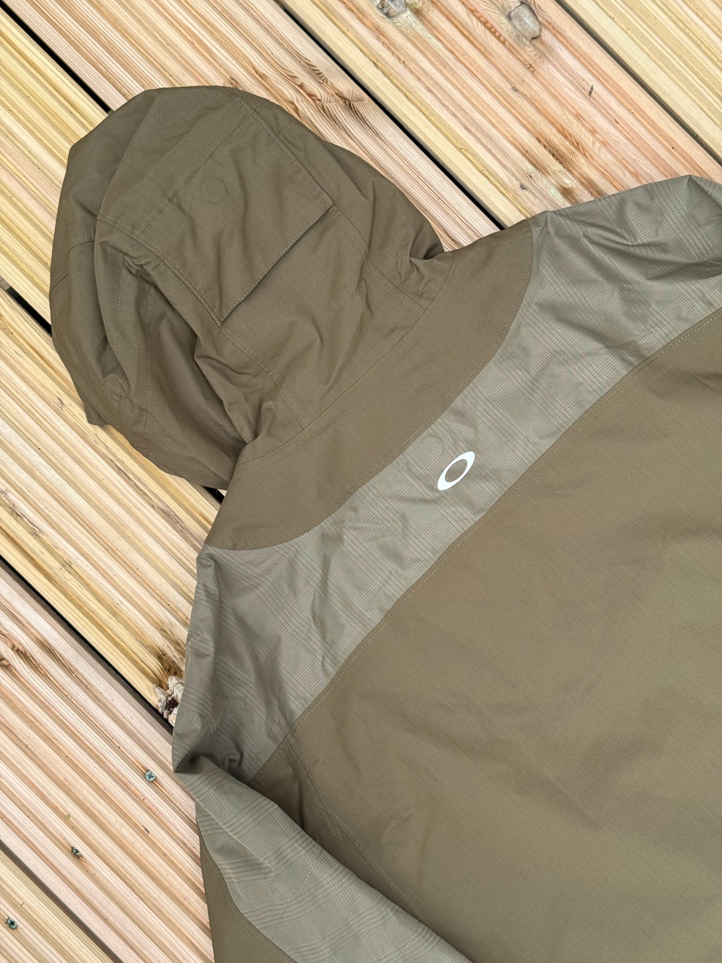Oakley Magnetic Waterproof Jacket