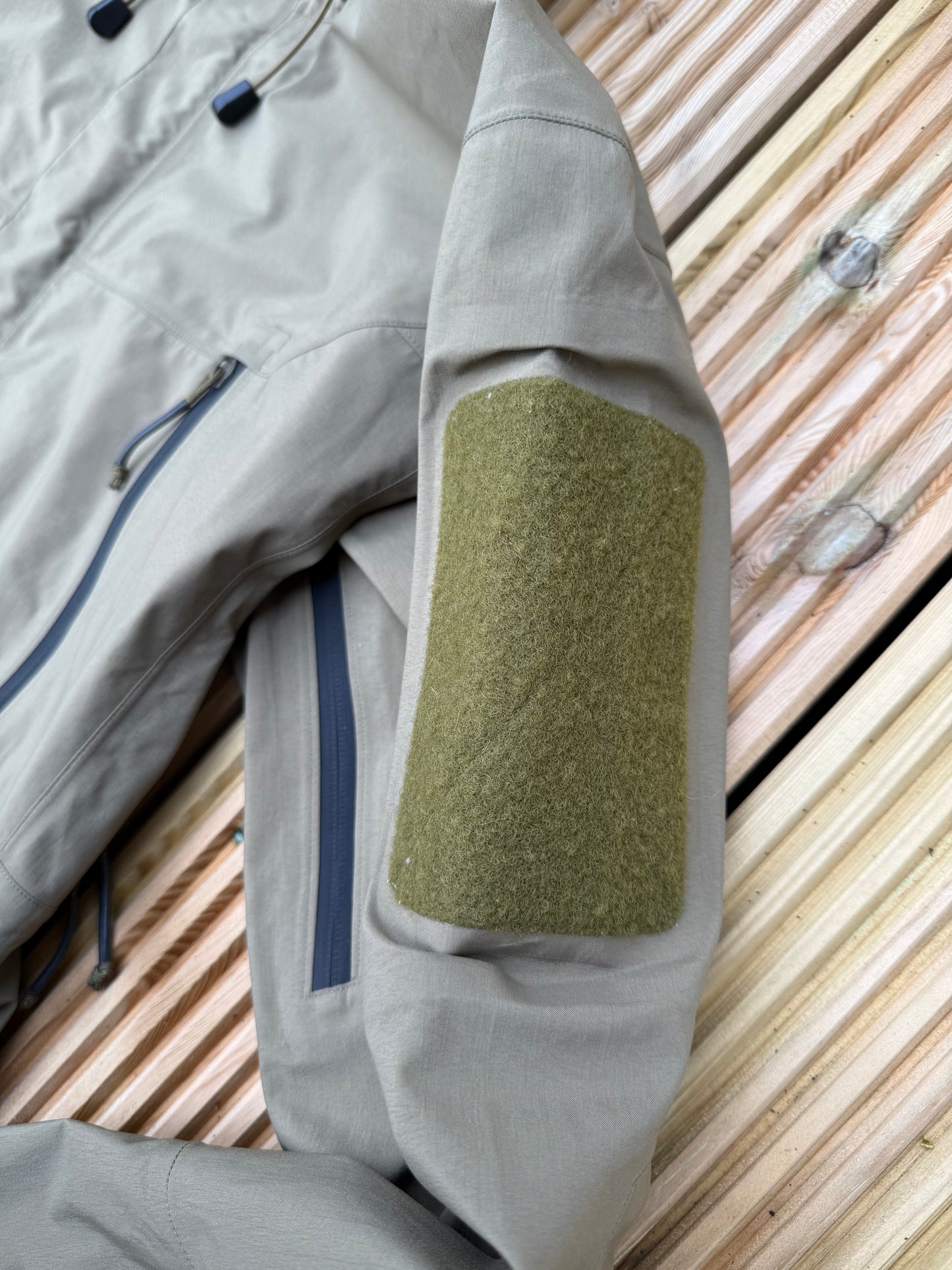 Arc’teryx LEAF Alpha Gen 1 Jacket