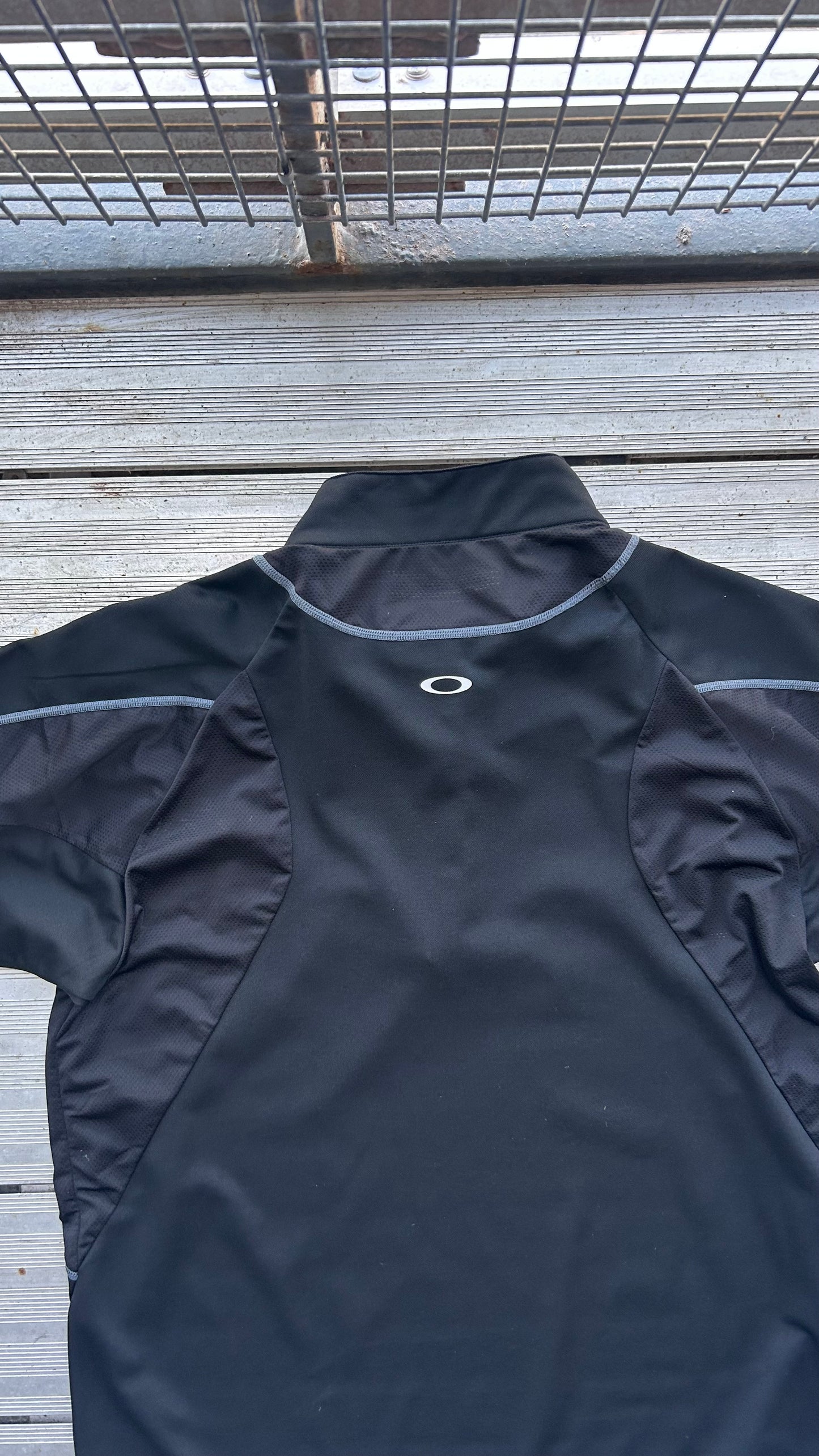 Oakley Zipped Top