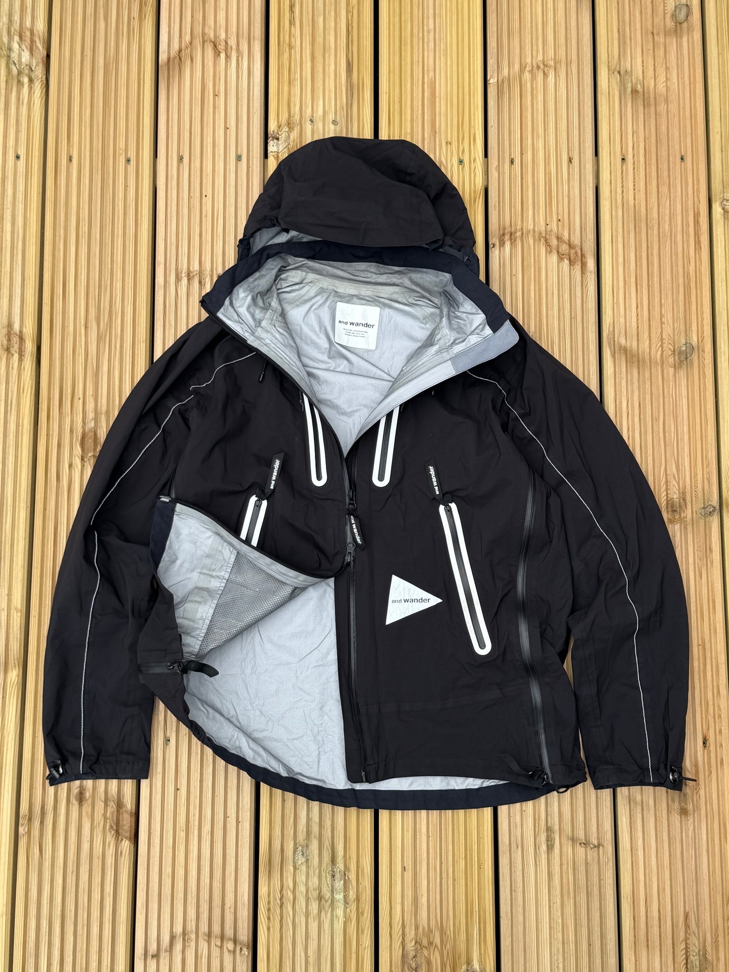 And Wander e-Vent Jacket