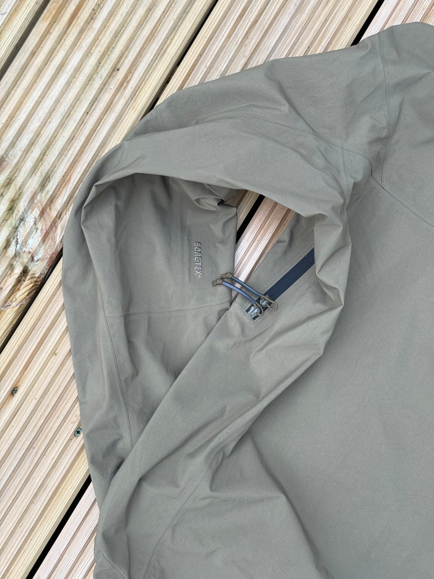 Arc’teryx LEAF Alpha Gen 1 Jacket
