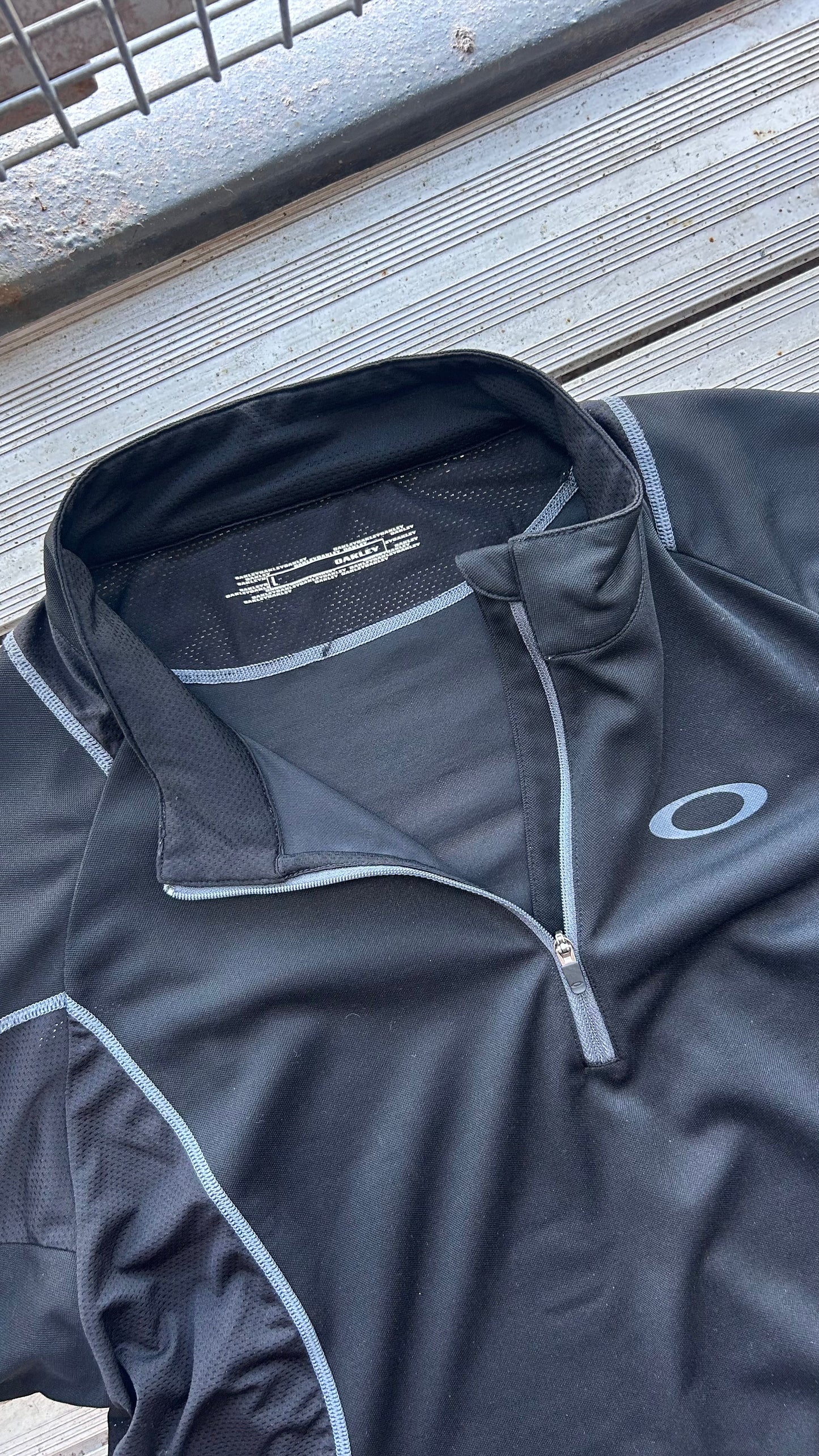 Oakley Zipped Top
