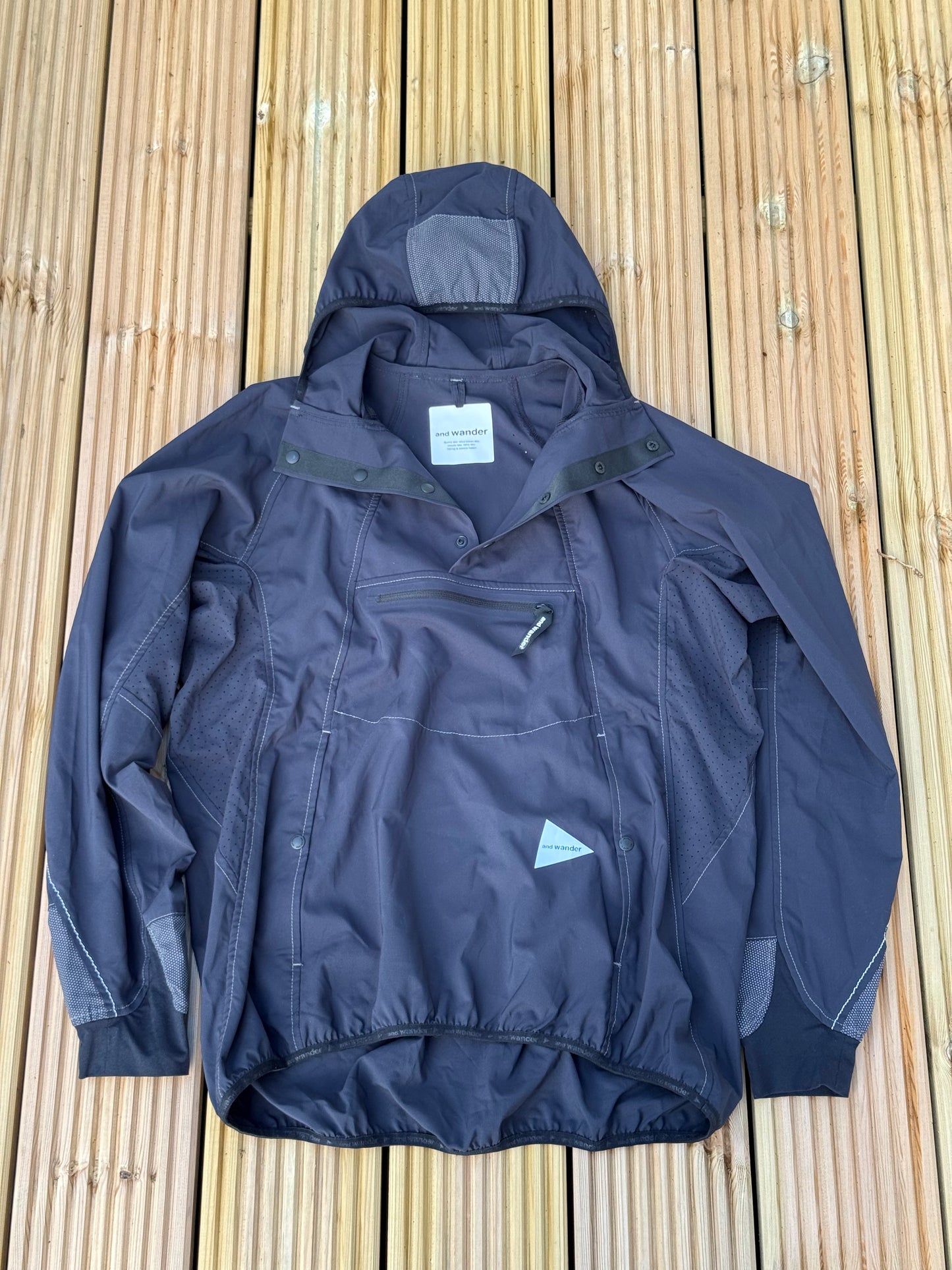 And Wander Windbreaker