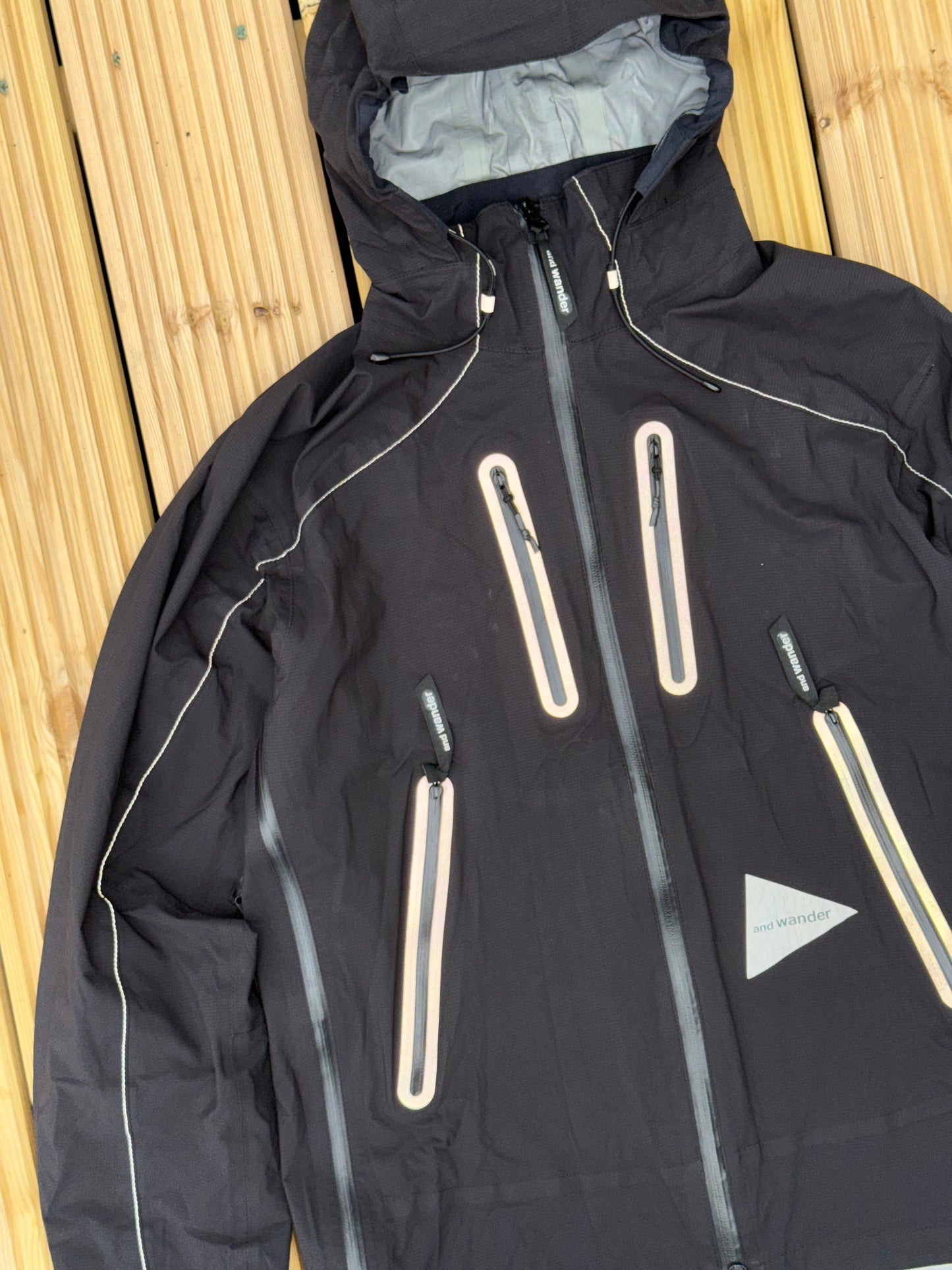 And Wander e-Vent Jacket
