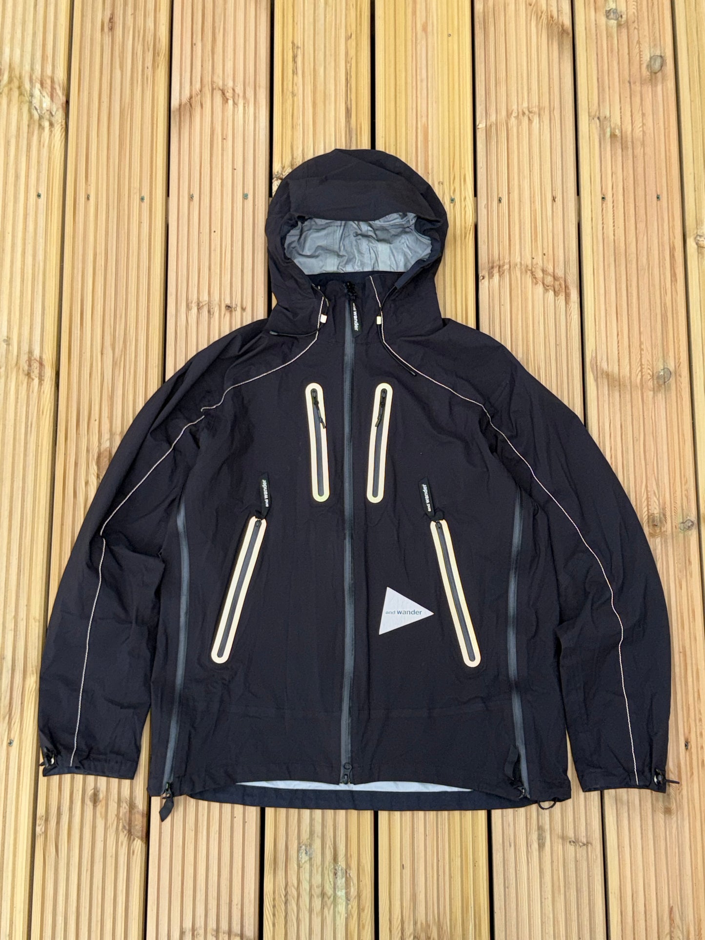 And Wander e-Vent Jacket