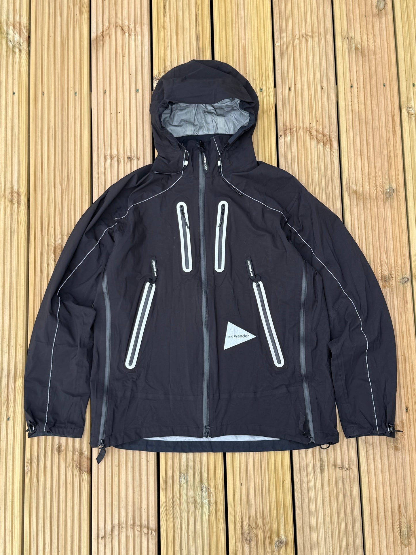 And Wander e-Vent Jacket