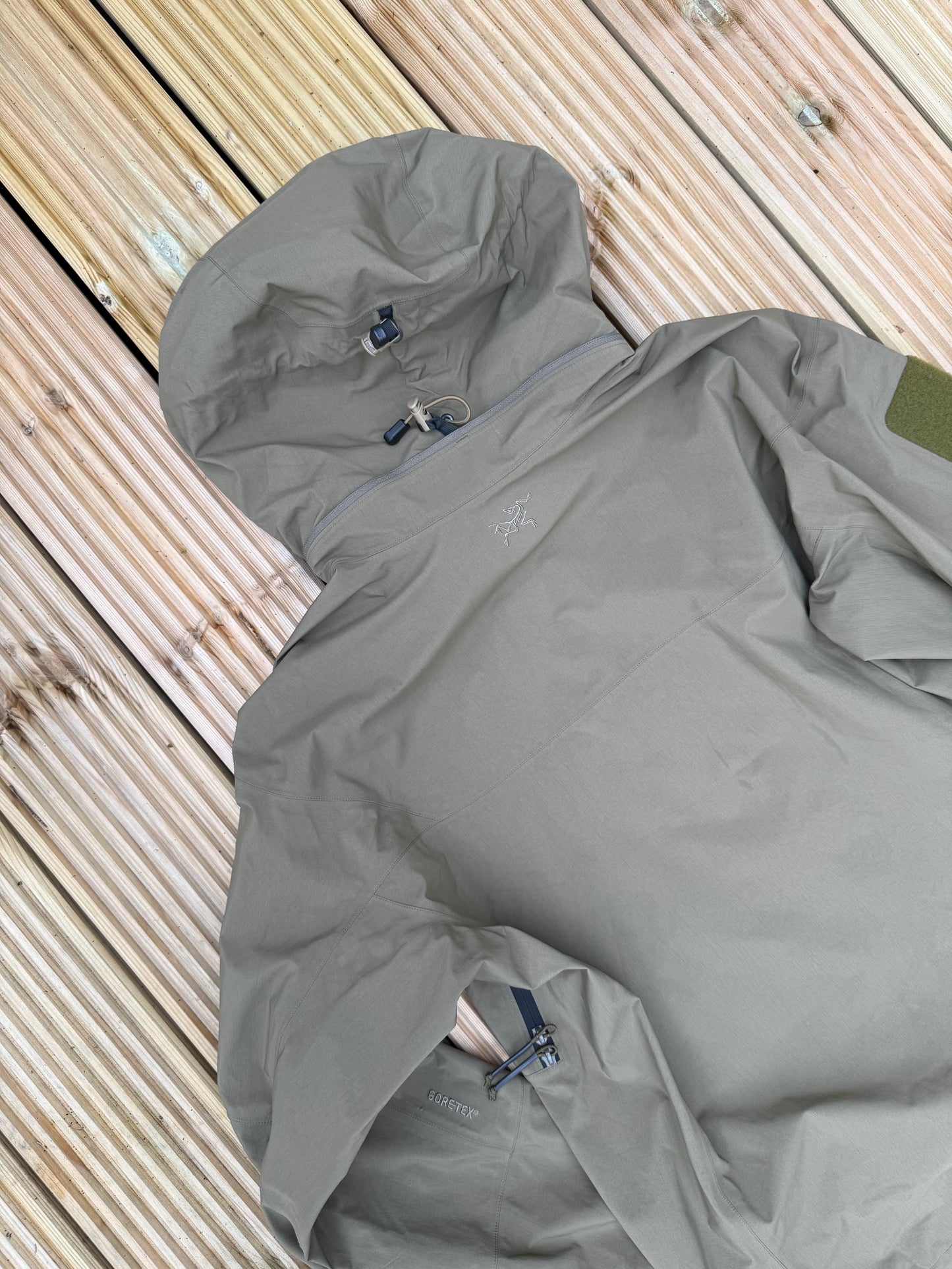 Arc’teryx LEAF Alpha Gen 1 Jacket