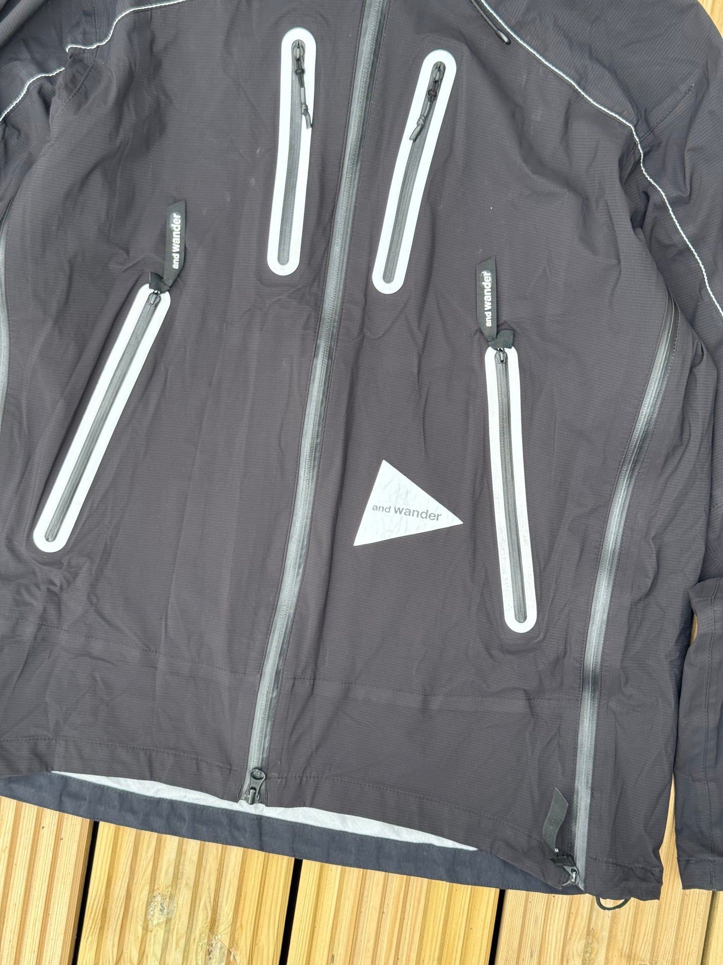 And Wander e-Vent Jacket